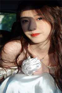 我一哭，男友他哥就要和我结婚爽文