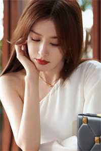 三月光阴，我成了所有人的意难平必读文