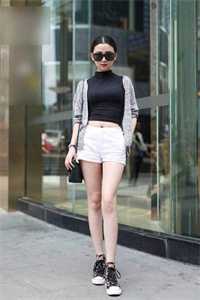 越空山不见草木浅完整版