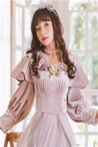 悄悄雪落鬓染霜抖音