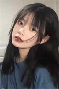 陪她看尽维港夜篇章