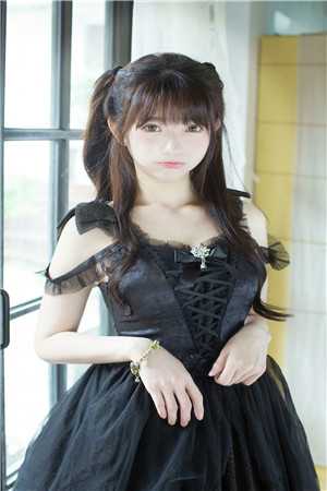 侯府主母穿成豪门弃妇，直播道歉杀疯了小说