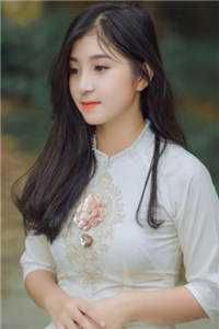 陪她看尽维港夜无删版