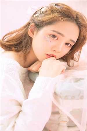 回眸不见故人颜抖音